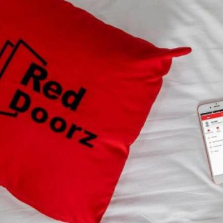 Reddoorz Syariah At Jalan Menteri Supeno Otel Yogyakarta Dış mekan fotoğraf