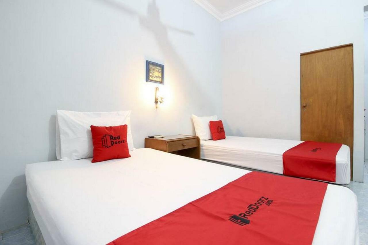 Reddoorz Syariah At Jalan Menteri Supeno Otel Yogyakarta Dış mekan fotoğraf