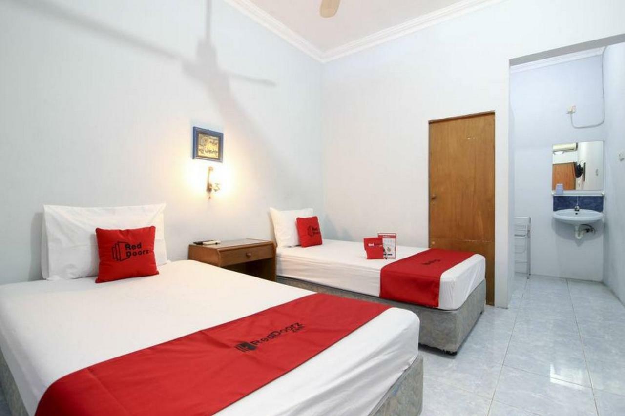 Reddoorz Syariah At Jalan Menteri Supeno Otel Yogyakarta Dış mekan fotoğraf
