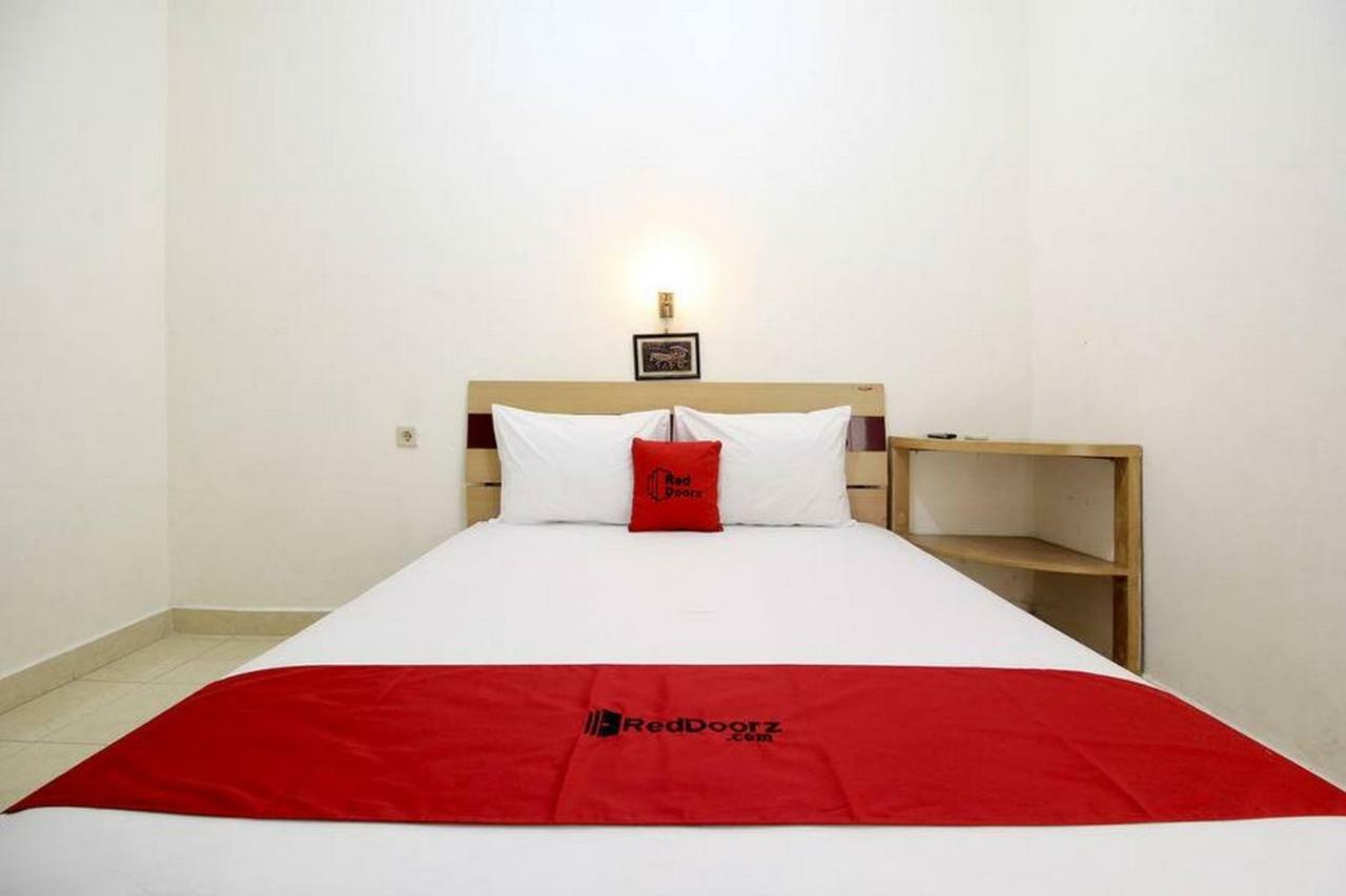 Reddoorz Syariah At Jalan Menteri Supeno Otel Yogyakarta Dış mekan fotoğraf